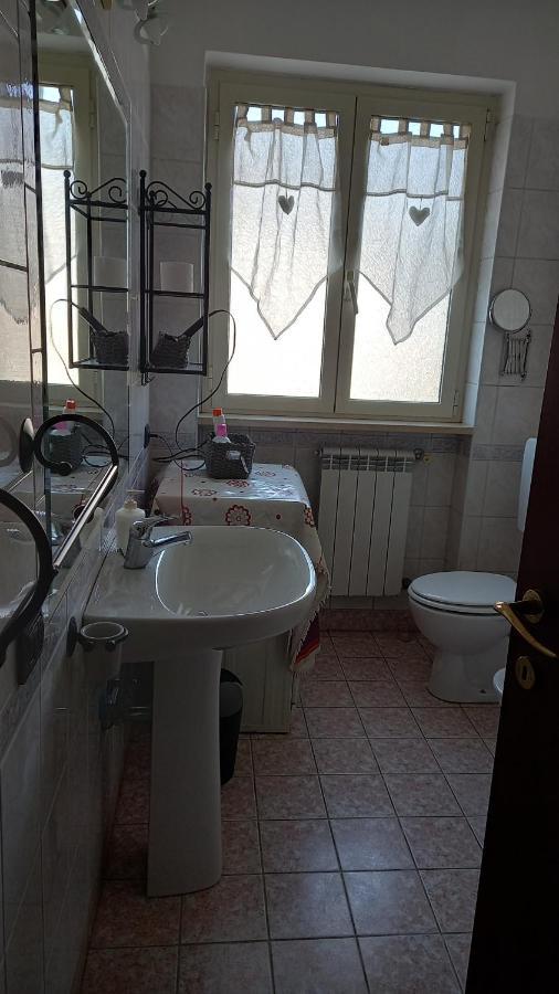 A Santy'S House 1Piano-No Lift-Shuttle A Pagamento-Raggiungibile A Piedi Aeroporto-Fermata Bus Fiera Di Roma A 3 Minuti-Air Condiz Ed Extra Bed For A Fee A Pagamento Apartman Fiumicino Kültér fotó