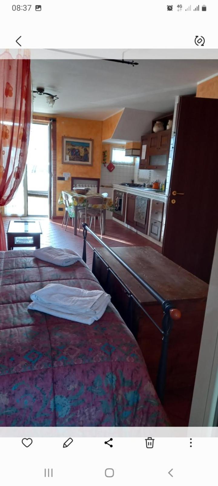 A Santy'S House 1Piano-No Lift-Shuttle A Pagamento-Raggiungibile A Piedi Aeroporto-Fermata Bus Fiera Di Roma A 3 Minuti-Air Condiz Ed Extra Bed For A Fee A Pagamento Apartman Fiumicino Kültér fotó